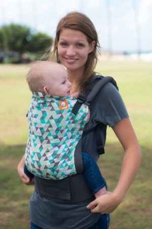 Babywearing in Soft structured carriers